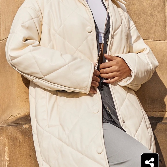 Quilted cream faux leather jacket size M( oversized) - Picture 4 of 6